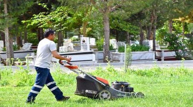 Mezarlıklarda temizlik ve bakım çalışmaları