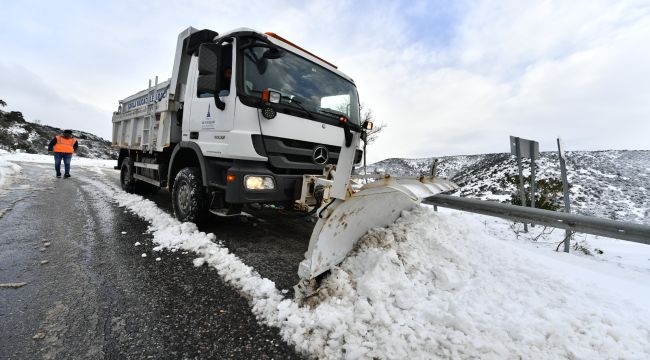 İzmir'de karla mücadele