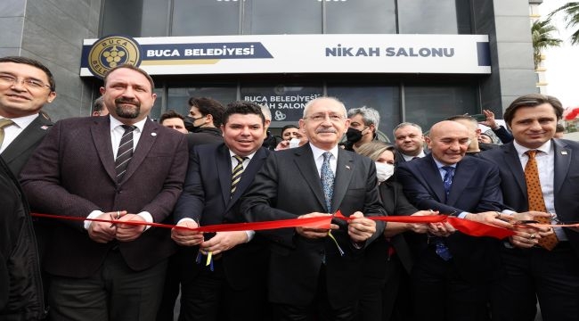 Kılıçdaroğlu, Buca Belediyesi'nin ek binası açtı, nikah şahidi oldu