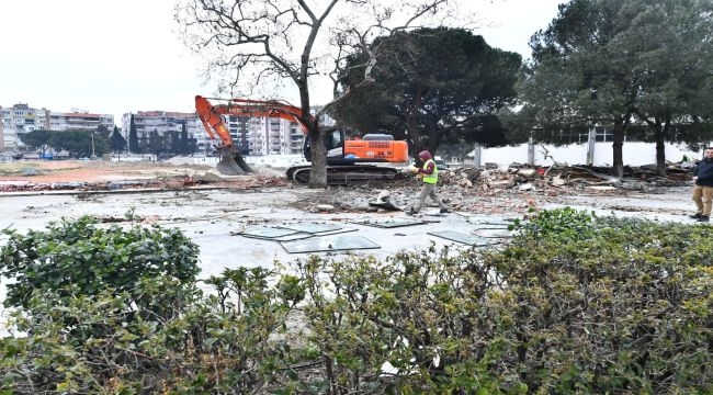 Başkan Soyer'den Bergamalı esnafa destek