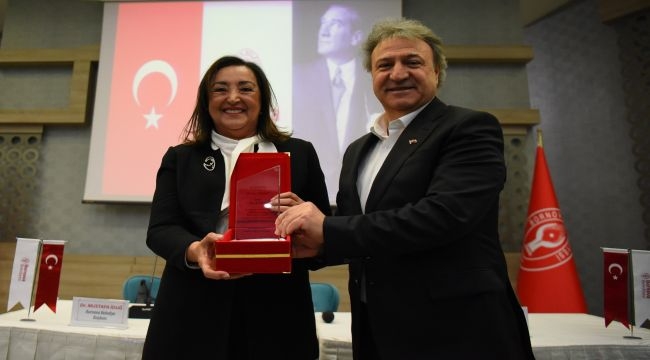 ''Kadın, siyaset ve sanat'' paneli