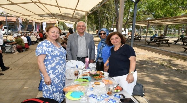 Karabağlar Belediyesi gezileri başlattı