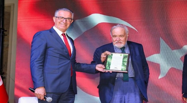 İlber Ortaylı, Gaziemir'de Büyük Zafer'i anlattı 