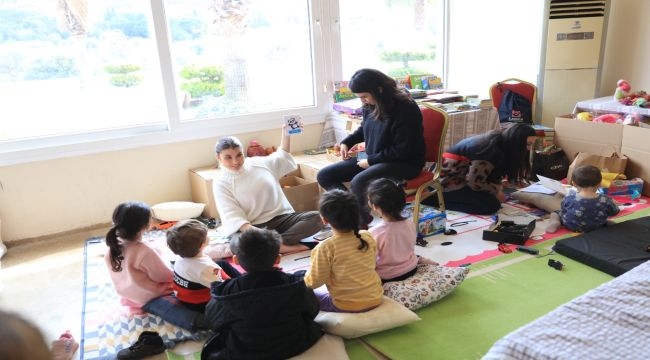 Güzelbahçe'ye gelen depremzede çocuklara oyun alanı 