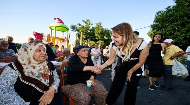 Aşure Bereketi Konak'ta Paylaşıldı