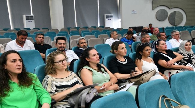 Bornova'da Muhtarlara Kent Konseyi Semineri