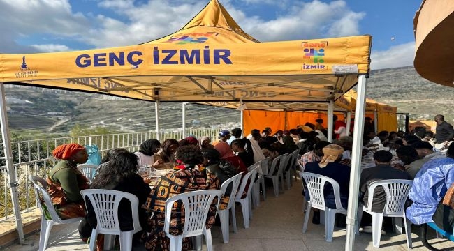 Gambiyalı Öğrenciler İzmirli Gençlerle Buluştu